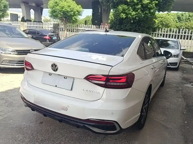 Volkswagen Lavida — Фото автомобиля 6