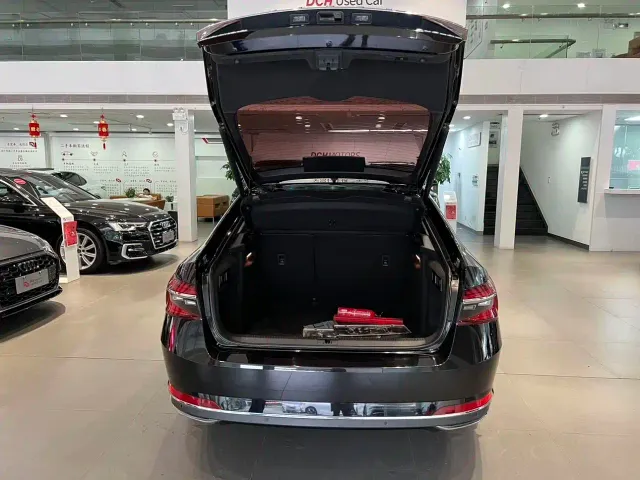 Skoda Superb — Фото автомобиля 20