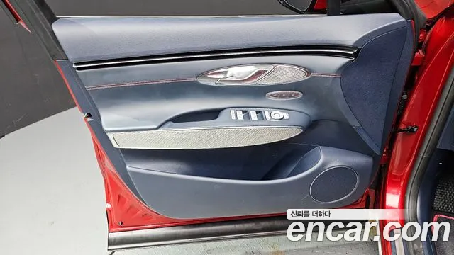 Genesis GV70 — Фото автомобиля 13