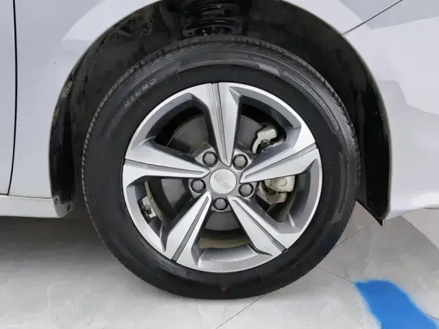 Geely Emgrand L — Фото автомобиля 6