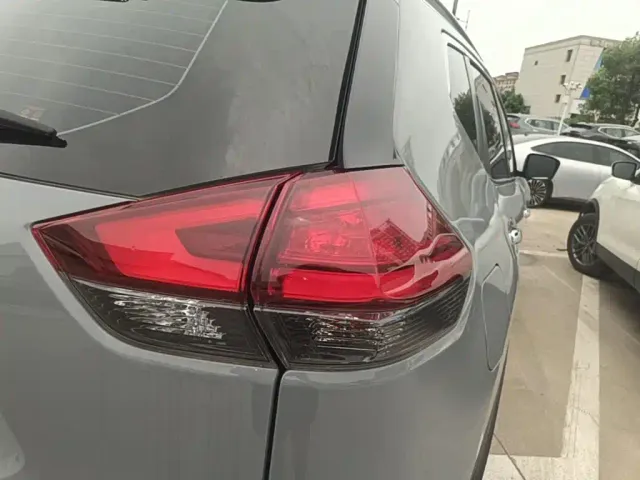 Nissan X-Trail — Фото автомобиля 7