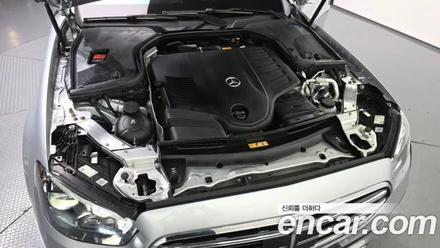Mercedes-Benz E-Class — Фото автомобиля 6