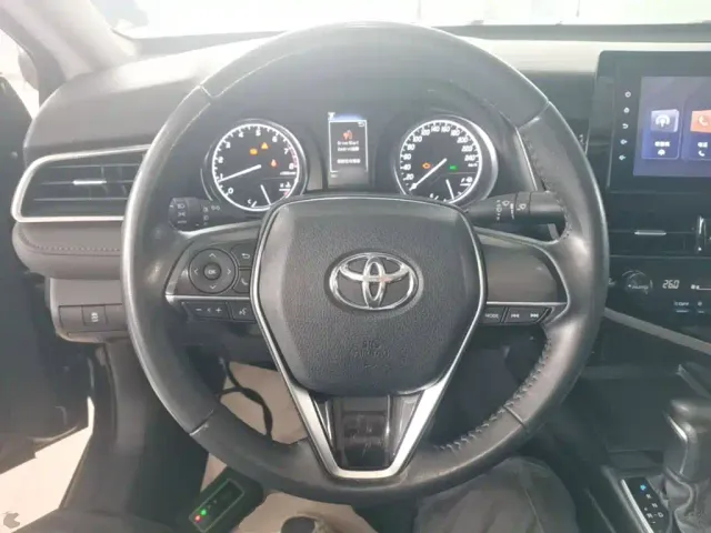 Toyota Camry — Фото автомобиля 10