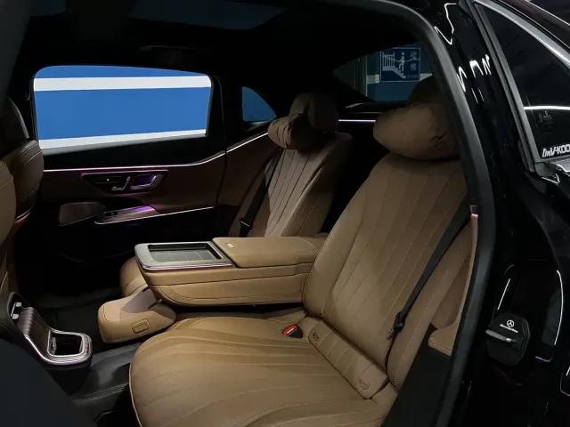 Mercedes-Benz Mercedes-Benz E-Class 2024 Model E 300 L Luxury — Фото автомобиля 18
