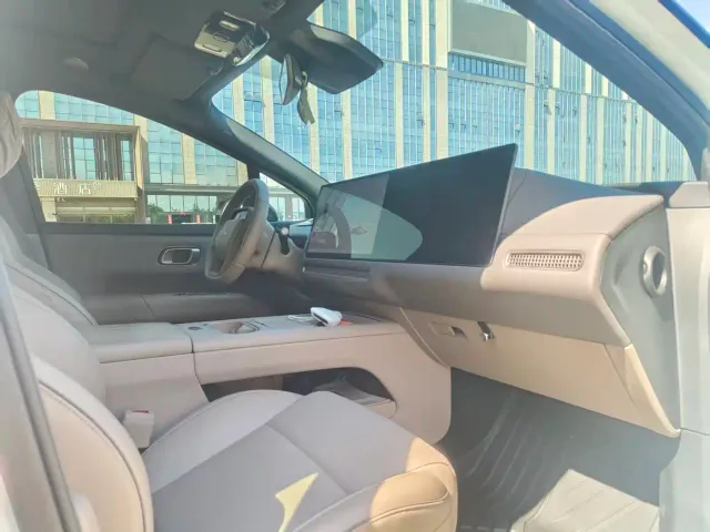 Li Auto i6 — Фото автомобиля 10