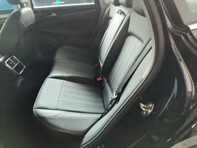 Volkswagen Passat — Фото автомобиля 16