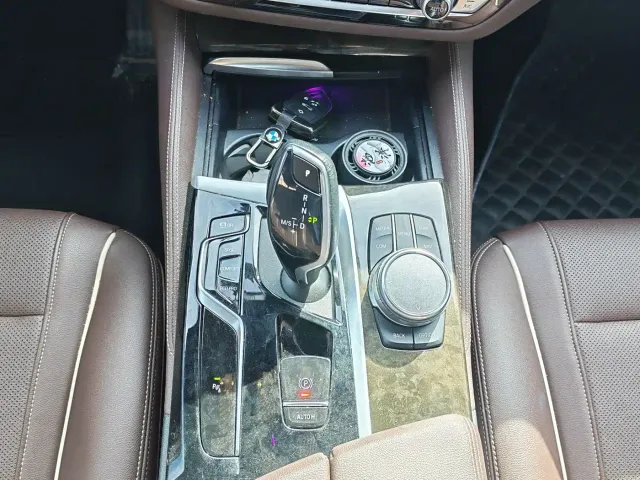 BMW 5 Series — Фото автомобиля 18