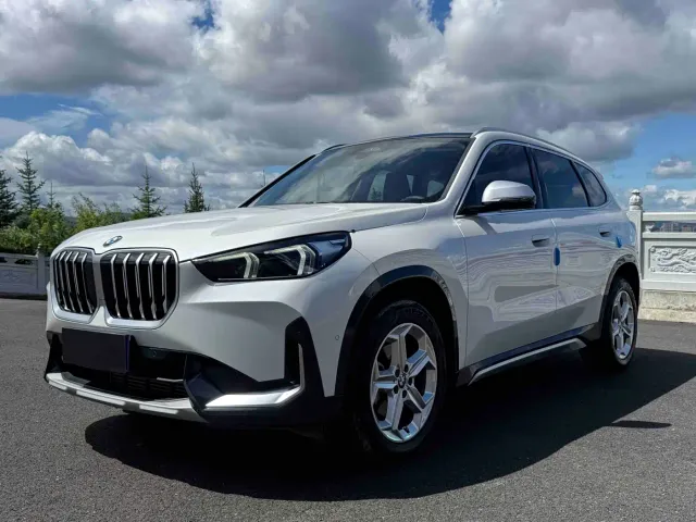 Фотография автомобиля — BMW X1
