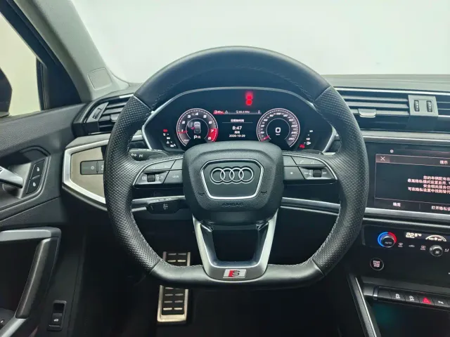 Audi Q3 Sportback — Фото автомобиля 12
