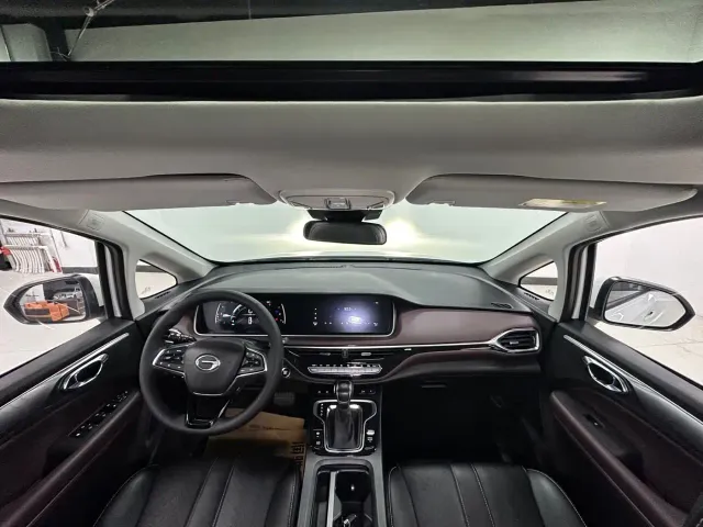 GAC Trumpchi M6 — Фото автомобиля 11