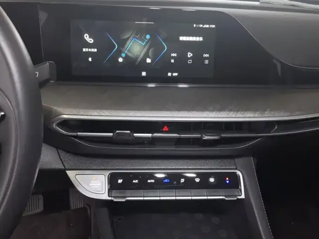 Changan Eado — Фото автомобиля 13