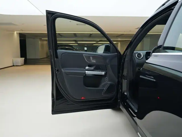 Mercedes-Benz GLB-Class — Фото автомобиля 14