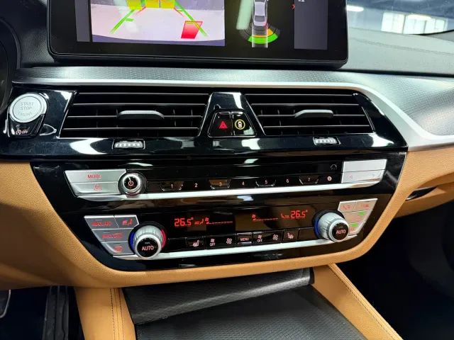BMW 5 Series — Фото автомобиля 16