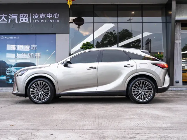 Lexus RX — Фото автомобиля 4