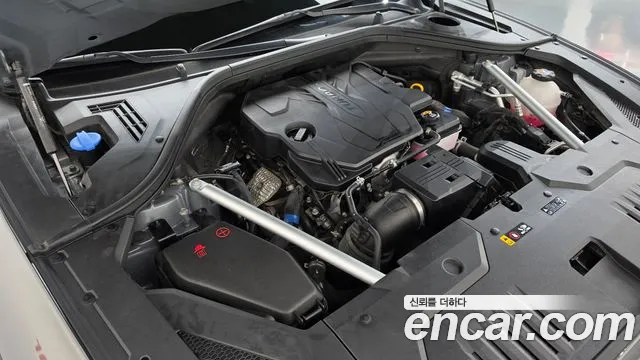 Genesis GV70 — Фото автомобиля 9