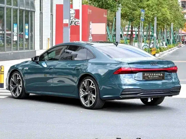 Audi A7L — Фото автомобиля 5