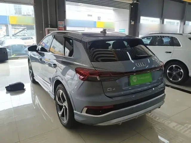 Audi Q4 e-tron — Фото автомобиля 4