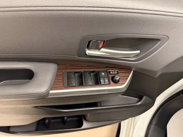 Toyota Sienna — Фото автомобиля 6