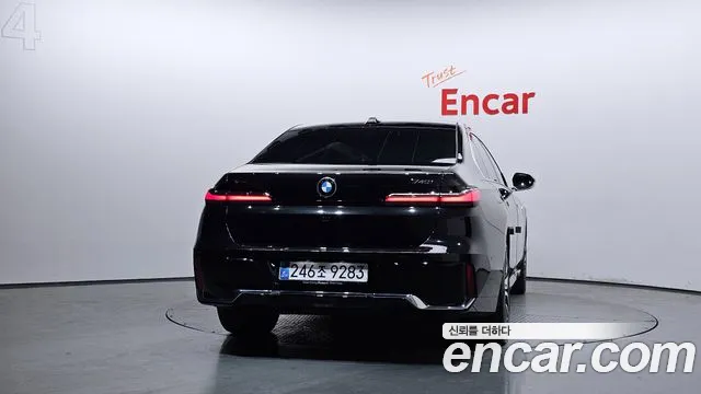 BMW 7-Series — Фото автомобиля 4