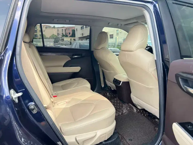 Toyota Highlander — Фото автомобиля 16