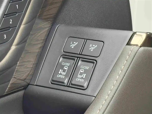 Toyota Vellfire — Фото автомобиля 17