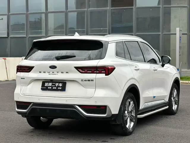 Ford Lingrui — Фото автомобиля 7