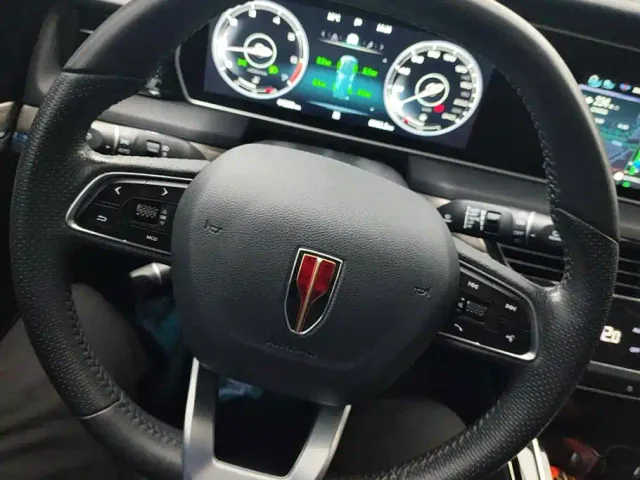 Hongqi HS5 — Фото автомобиля 15