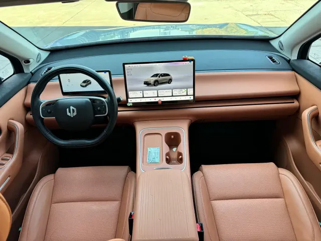 Leapmotor C10 — Фото автомобиля 6