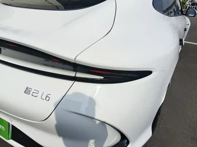 IM Motors L6 — Фото автомобиля 7