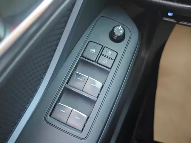 Toyota Toyota IZOA 2022 Hybrid 2.0L Yixing Edition — Фото автомобиля 17