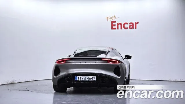 Lotus Emira — Фото автомобиля 3