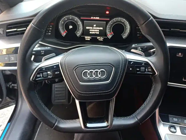 Audi A7L — Фото автомобиля 15