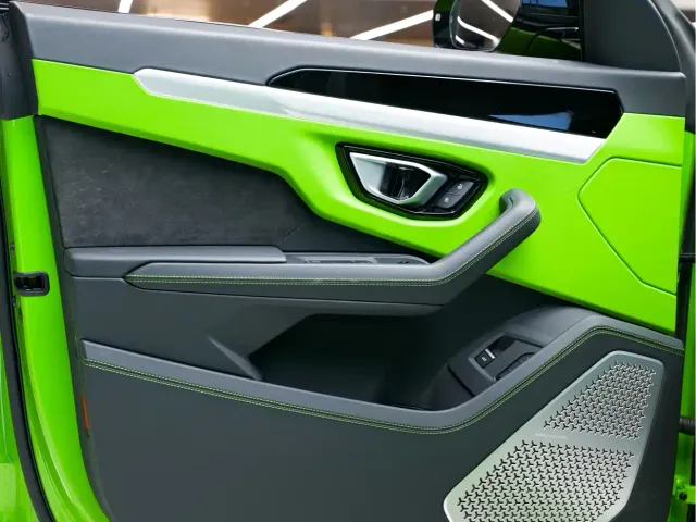 Lamborghini Urus — Фото автомобиля 9