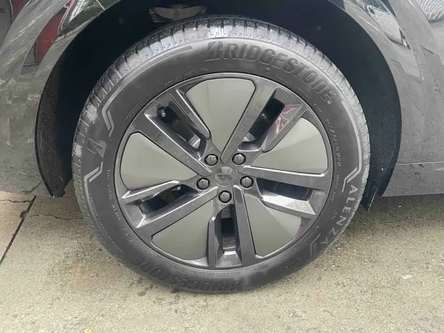 Li Auto L6 — Фото автомобиля 14