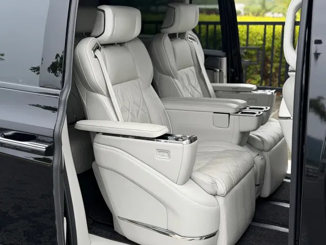 Volvo EM90 — Фото автомобиля 14
