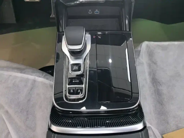 Hongqi H9 — Фото автомобиля 13