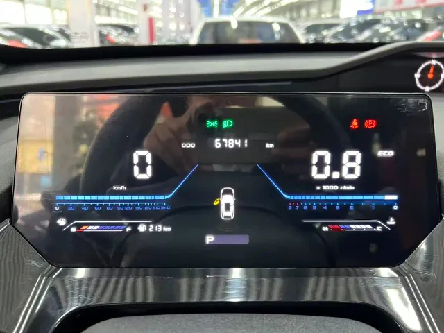 Changan Z6 — Фото автомобиля 10