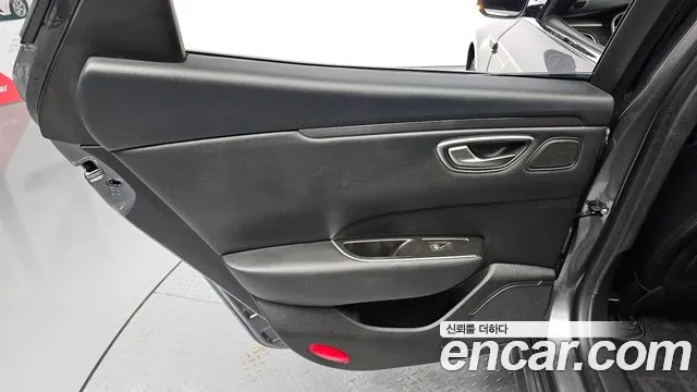 Renault Korea SM6 — Фото автомобиля 14