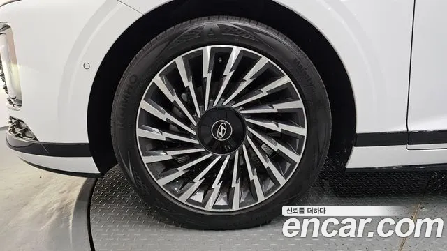 Hyundai Grandeur GN7 — Фото автомобиля 5