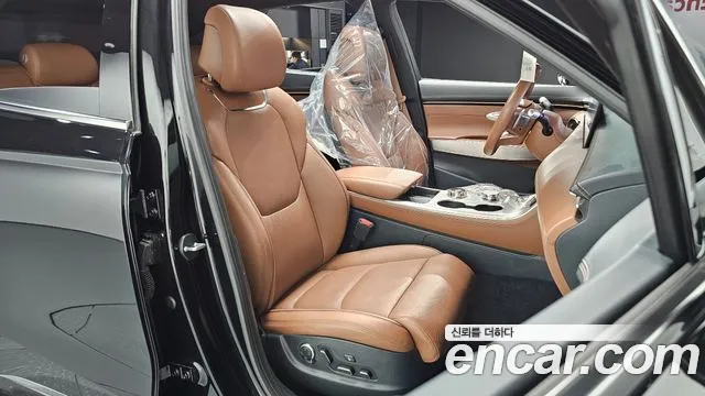Genesis GV70 — Фото автомобиля 16