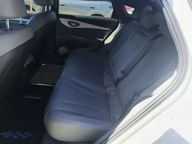 BYD Seal 07 DM-i — Фото автомобиля 16