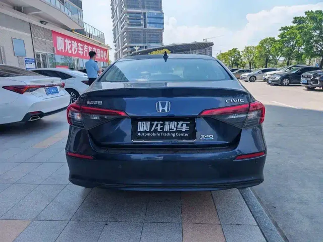Honda Civic — Фото автомобиля 9