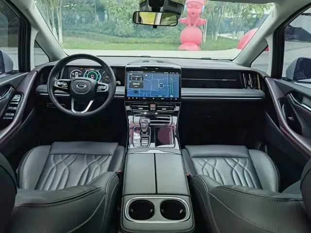 GAC Trumpchi M8 — Фото автомобиля 10