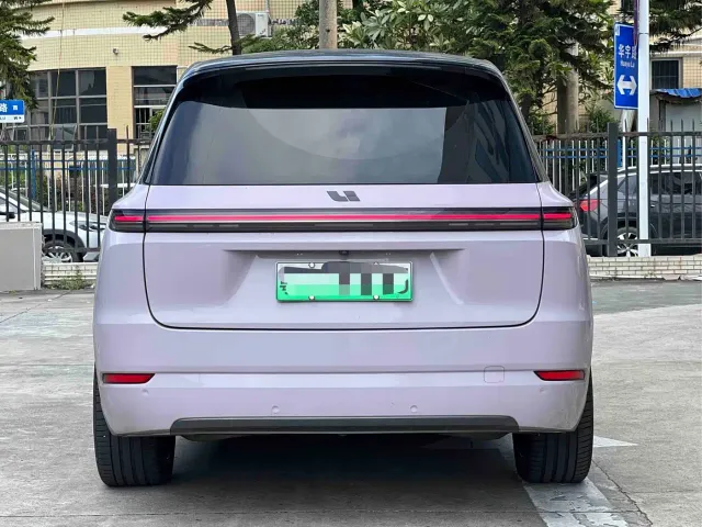 Li Auto L9 — Фото автомобиля 6