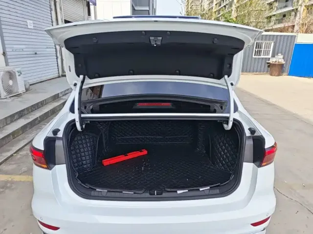 Geely Emgrand — Фото автомобиля 18