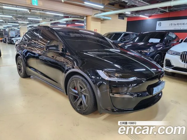 Tesla Model X — Фото автомобиля 2