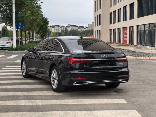 Audi A6L — Фото автомобиля 10