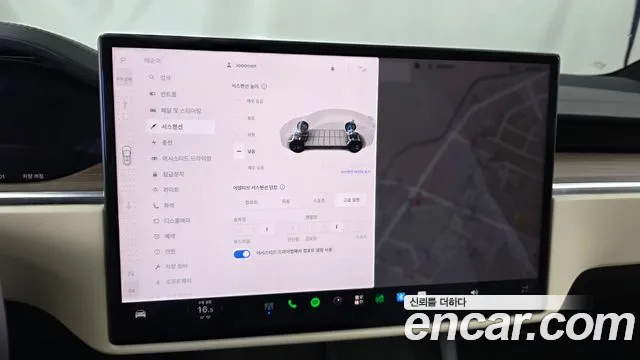 Tesla Model X — Фото автомобиля 30