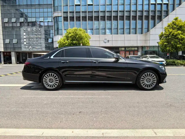 Mercedes-Benz E-Class — Фото автомобиля 6
