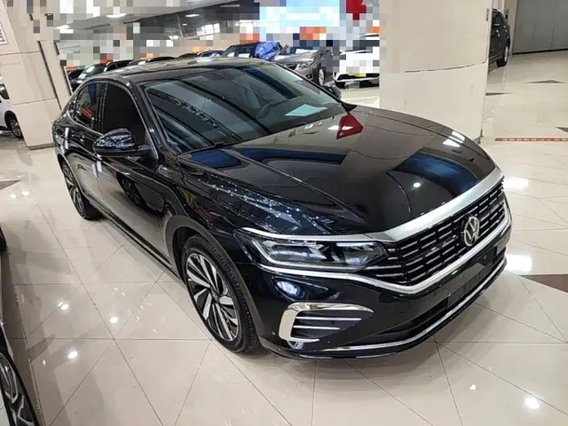 Volkswagen Passat — Фото автомобиля 3